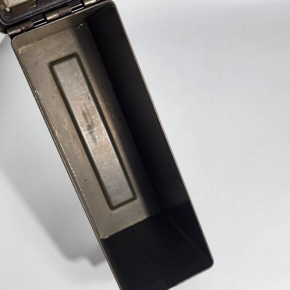 Vintage Green Metal Ammo Storage Box With Handle & Latch Closure - Picture 9 of 10